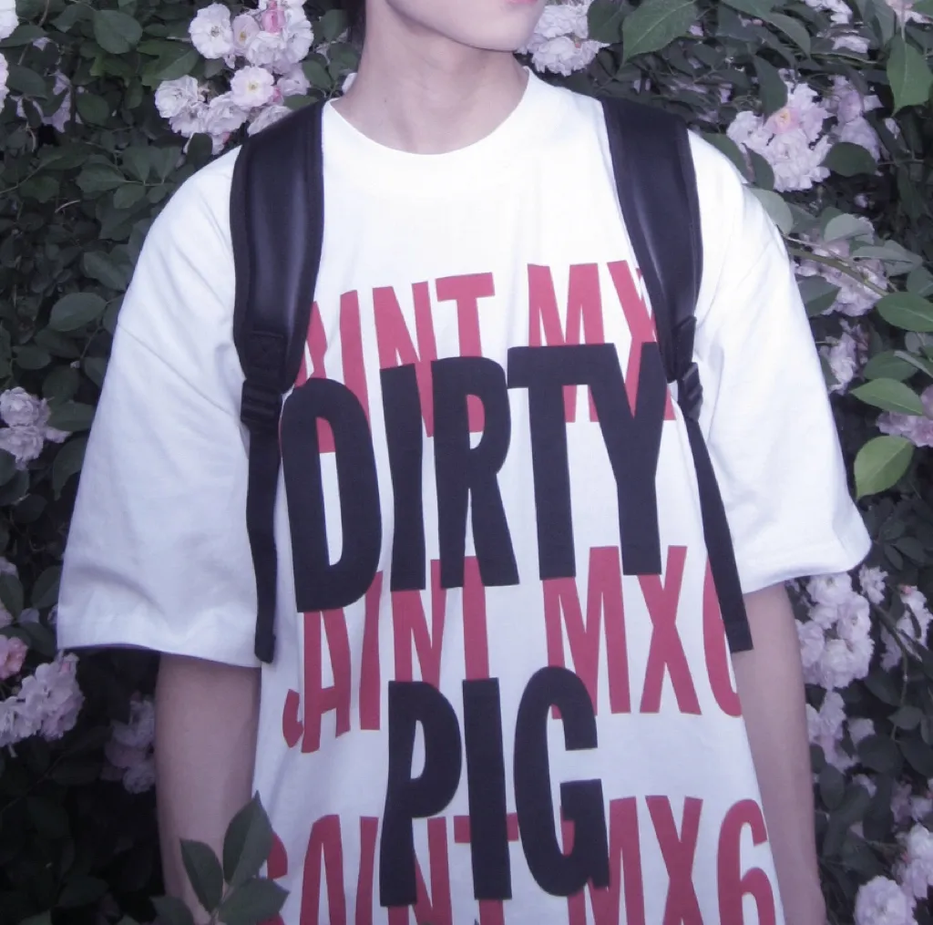 ❥8032#P116 Saint Mxxxxxx short-sleeved T-shirt, made of soft cotton fabric, comfortable and breathable. "SAINT FTM" is printed on the front. It has a full street feel and a loose fit. It is suitable for daily casual or street wear. Size: (S-M-L-XL) Color: Beige